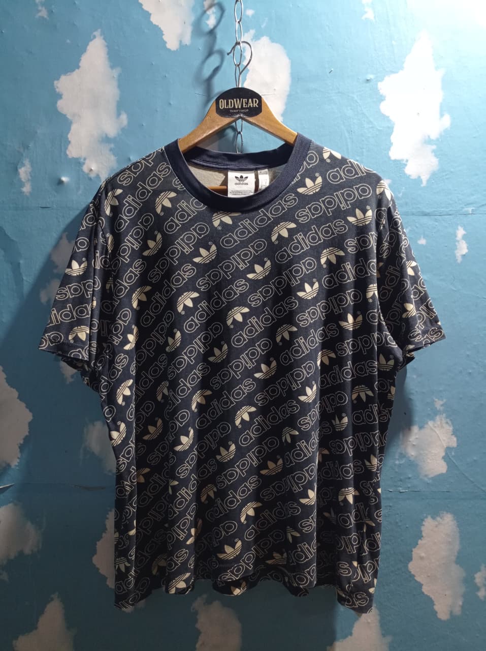 Kaos Adidas Oversized
