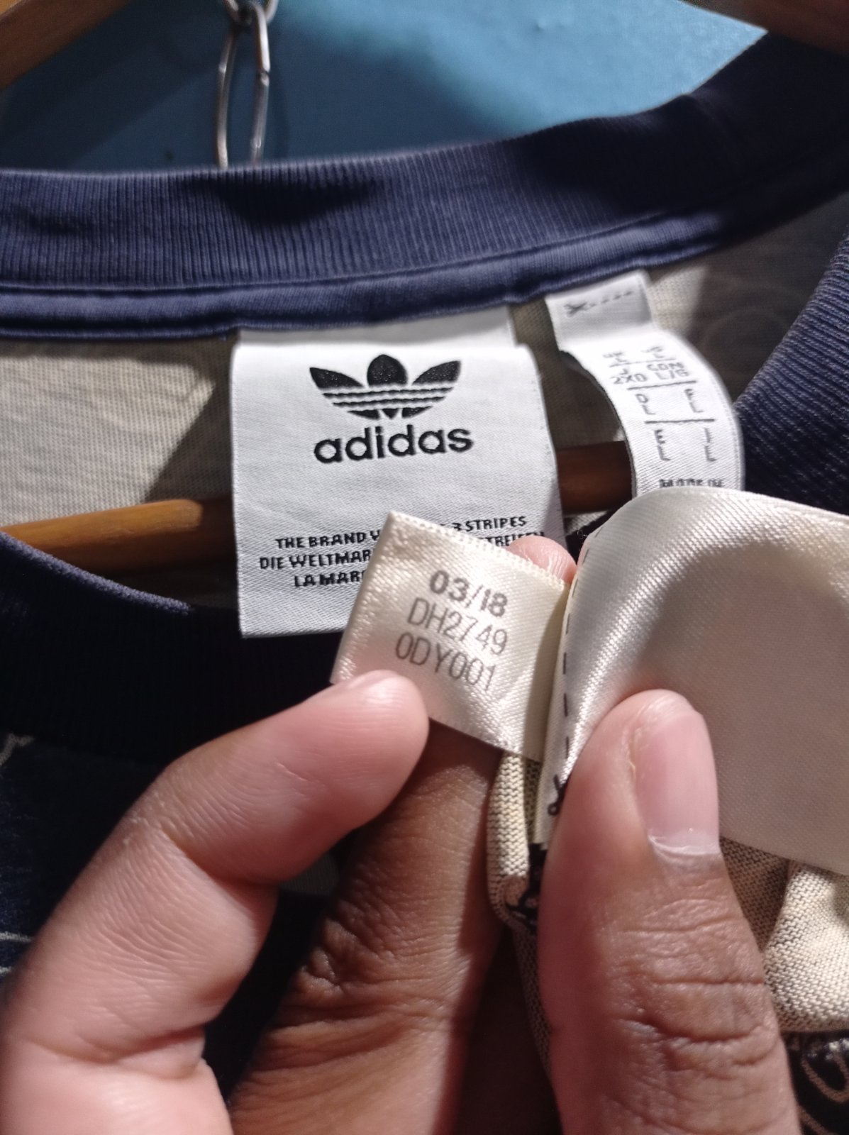 Kaos Adidas Oversized - Foto 4